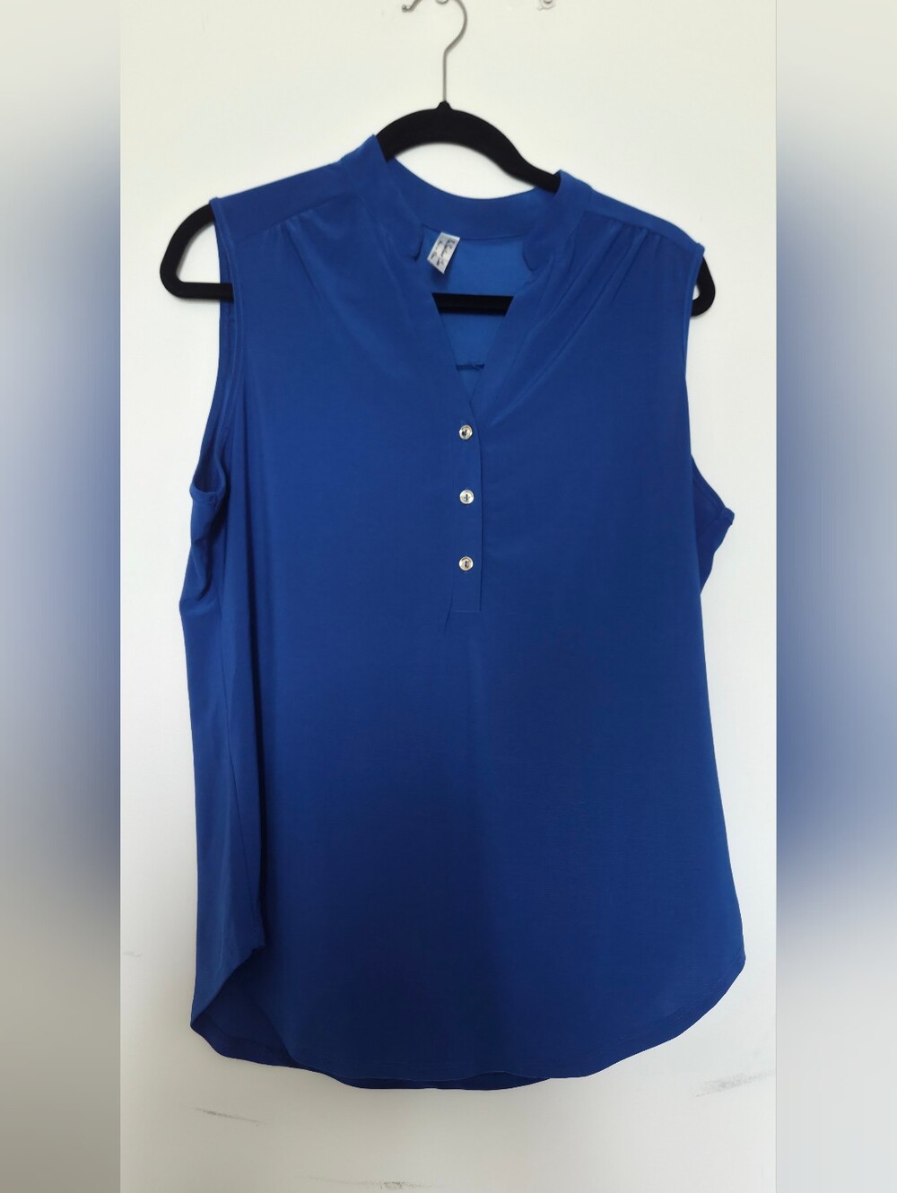 PerSeption Concept Royal Blue Sleeveless V-Neck Button Front Camisole